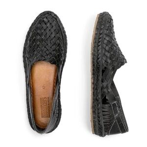 Mohinders flat in charcoal. Worn once! Practically new